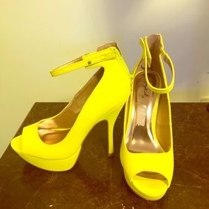 Yellow neon heels never worn